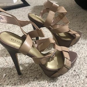 High heel sandals worn a few times size 8.5